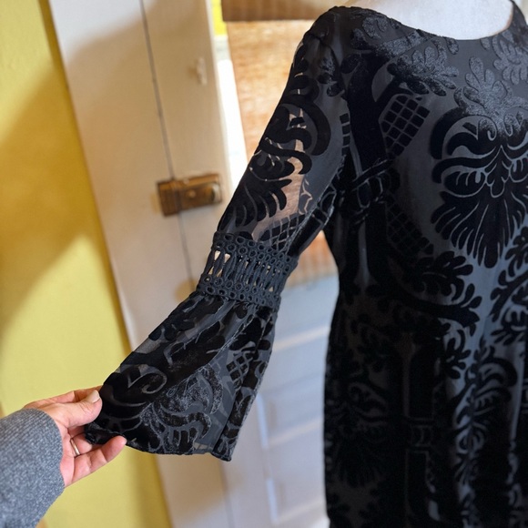 Eliza J Velvet Burnout LBD Women’s Sz 12 Bell Sleeves Cocktail Whimsigoth Dress - Picture 2 of 11